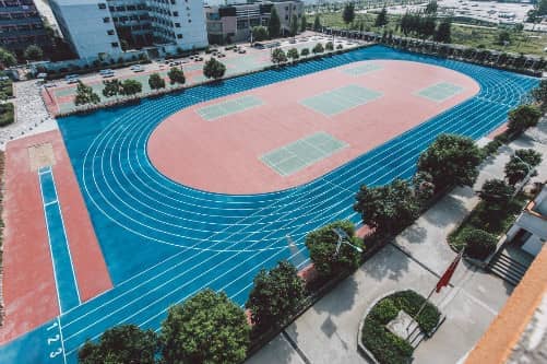 ��У���Ĵ���У԰����òӭ����ѧ��